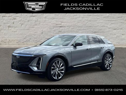 Used 2025 Cadillac Lyriq Luxury w/ LPO, Floor Liner Package AWD/4WD image 1