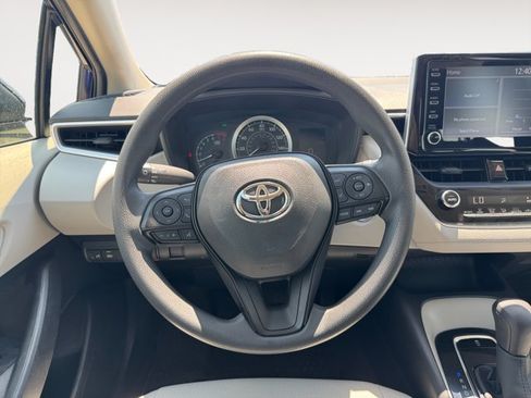 Used 2020 Toyota Corolla LE w/ LE Premium Package FWD image 12