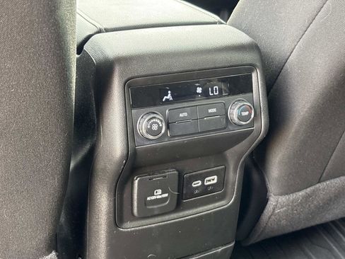 Certified 2023 GMC Acadia SLE w/ Driver Convenience Package FWD image 30