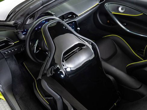 Used 2025 McLaren Artura Spider image 24