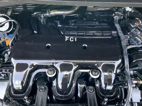 Used 2018 Kia Sedona SX FWD image 32