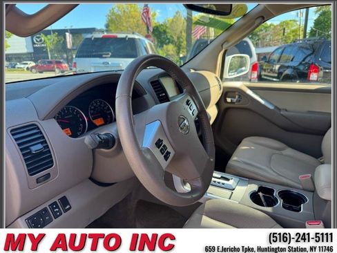 Used 2011 Nissan Pathfinder Silver AWD/4WD image 22