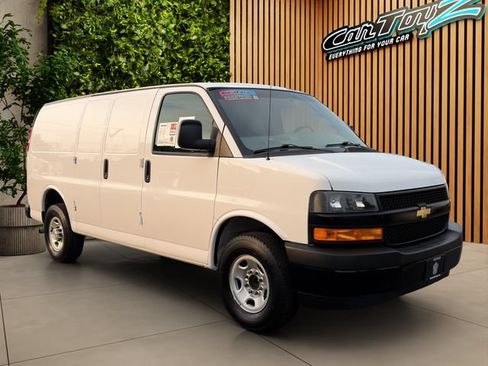 Used 2021 Chevrolet Express 2500 RWD image 7