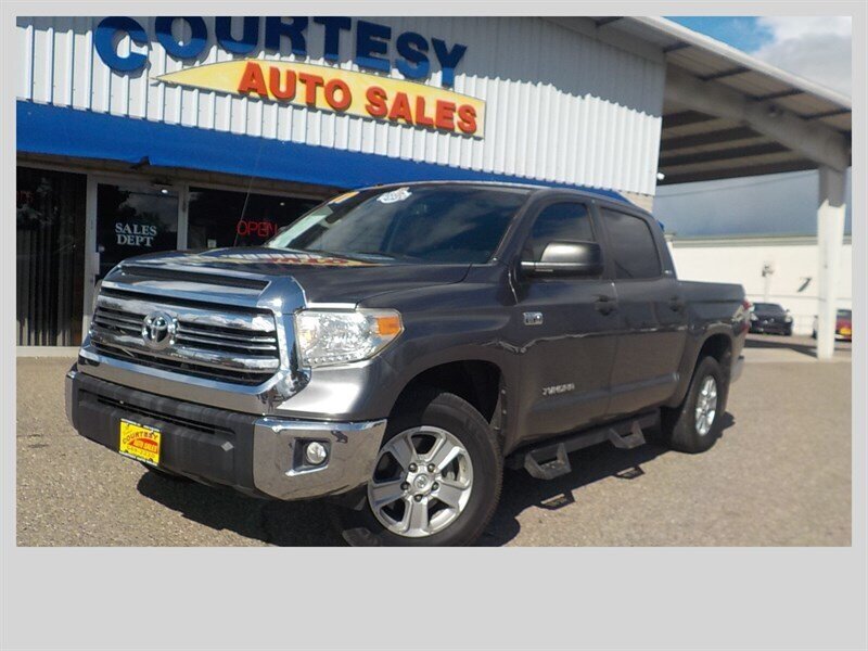 Used 2017 Toyota Tundra SR5 AWD/4WD image 1