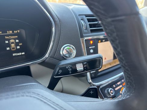 Used 2019 Lincoln Continental Select image 19