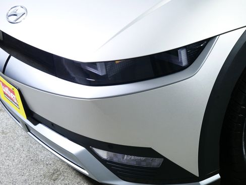 Used 2023 Hyundai Ioniq 5 SEL image 16