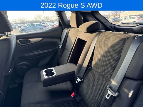 Used 2022 Nissan Rogue Sport S image 11
