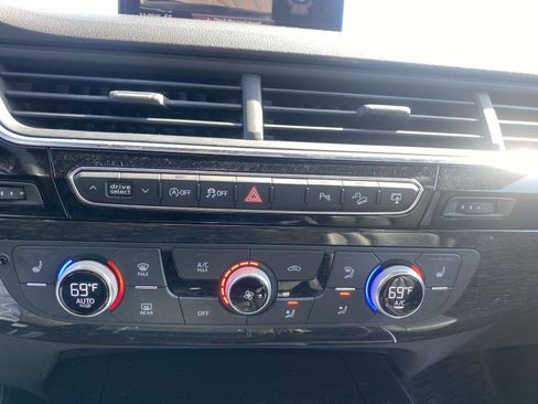 Used 2017 Audi Q7 3.0T Premium w/ Towing Package image 28