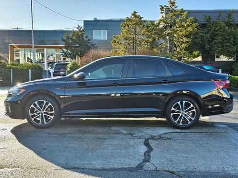 Used 2024 Volkswagen Jetta Sport image 5
