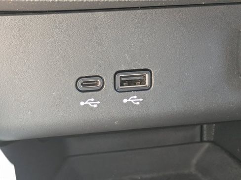 Used 2024 Buick Encore GX Sport Touring image 18