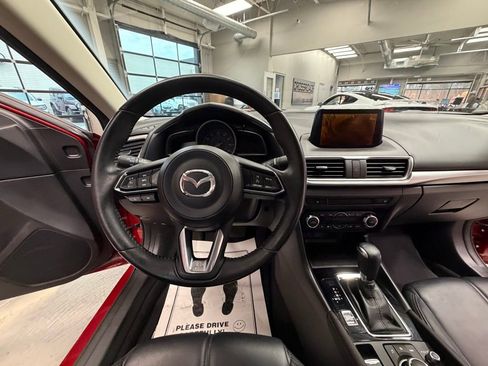 Used 2017 MAZDA MAZDA3 Touring image 8