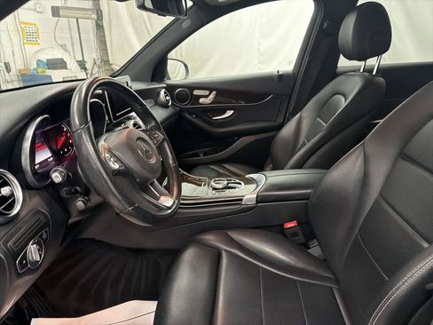 Used 2019 Mercedes-Benz GLC 300 4MATIC image 14