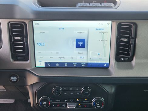 Used 2024 Ford Bronco Outer Banks AWD/4WD image 17