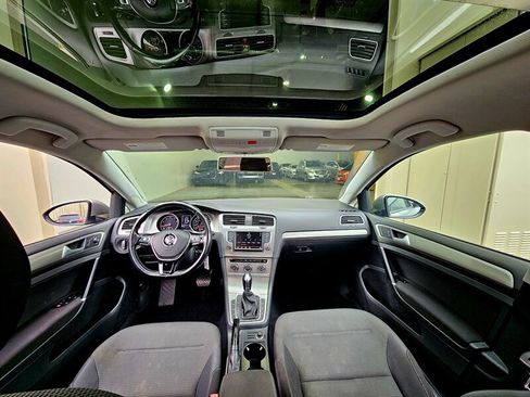 Used 2016 Volkswagen Golf S FWD image 17