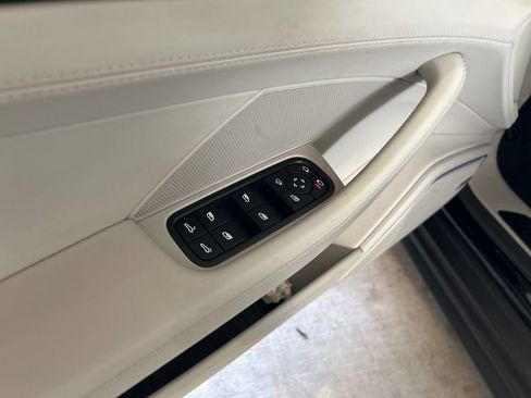 Used 2022 Porsche Panamera Platinum Edition image 39