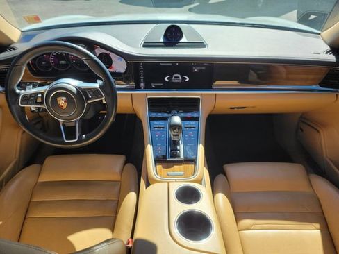 Used 2018 Porsche Panamera 4S image 11