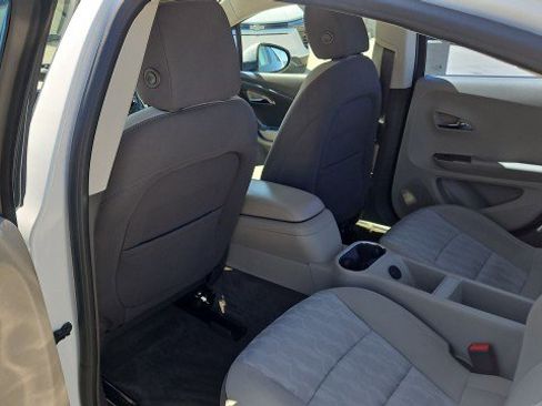 Used 2015 Chevrolet Volt FWD image 19