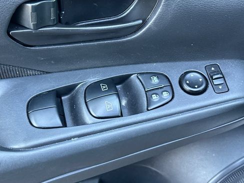 Used 2024 Nissan Kicks S FWD image 13