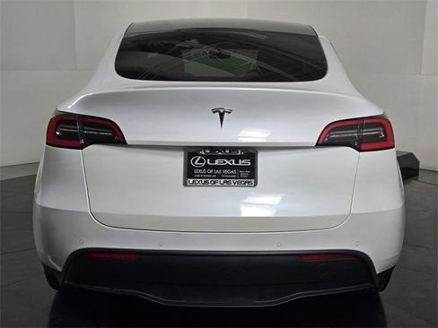 Used 2020 Tesla Model Y Long Range image 5