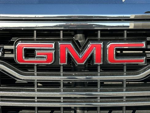 Certified 2025 GMC Sierra 1500 SLT image 37