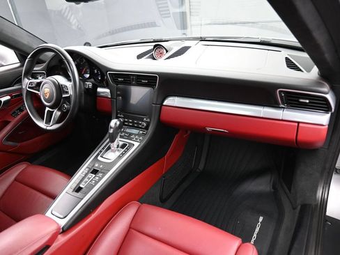 Certified 2019 Porsche 911 Carrera 4S AWD/4WD image 27