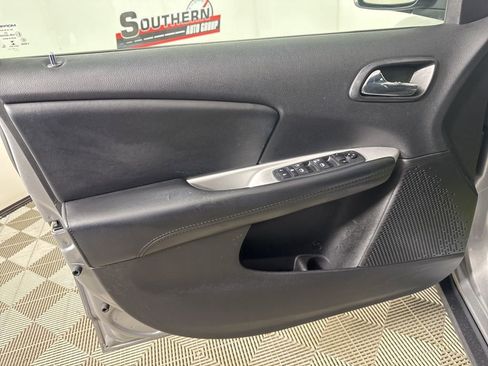 Used 2019 Dodge Journey SE w/ Connectivity Group image 12