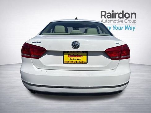 Used 2013 Volkswagen Passat 2.5 SEL FWD image 6