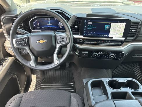Used 2025 Chevrolet Silverado 2500 LT w/ Convenience Package AWD/4WD image 12