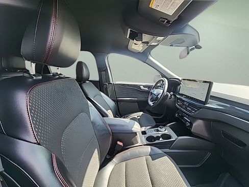 Used 2023 Ford Escape ST-Line AWD/4WD image 18