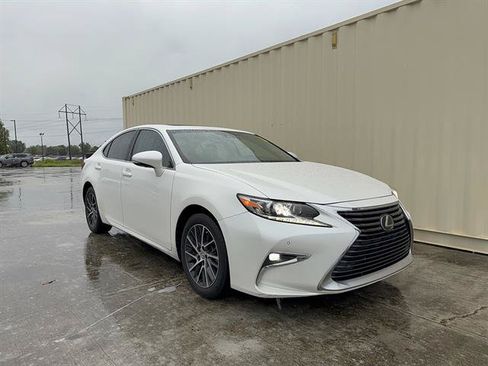 Used 2018 Lexus ES 350 w/ Luxury Package w/Wood Trim FWD image 1