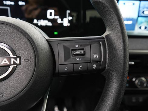 Used 2025 Nissan Kicks SV AWD/4WD image 25