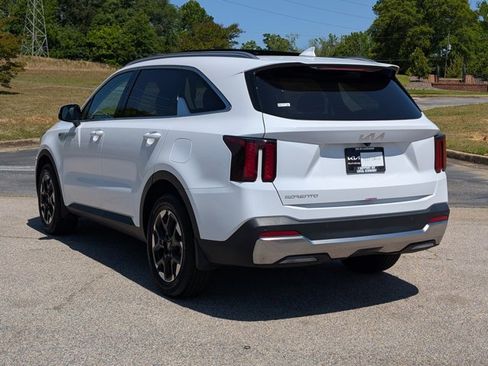 Used 2025 Kia Sorento S w/ Panoramic Sunroof Package FWD image 26