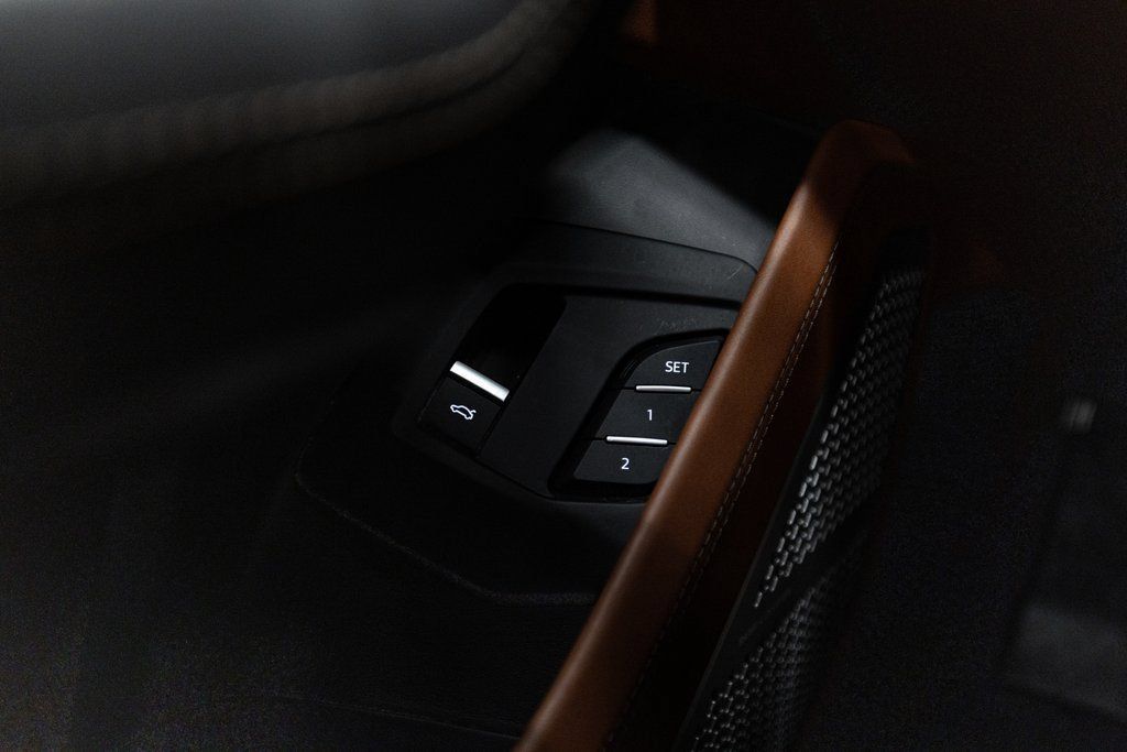 Used 2021 Lamborghini Urus AWD/4WD image 50