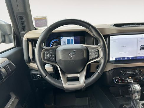 Used 2023 Ford Bronco Wildtrak image 14