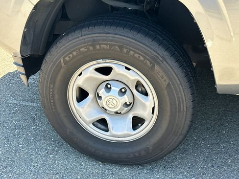 Used 2020 Toyota Tacoma SR5 RWD image 21