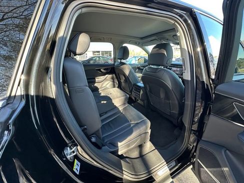 Used 2024 Audi Q7 3.0T Premium Plus image 17
