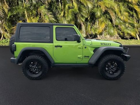 Used 2025 Jeep Wrangler Sport AWD/4WD image 4