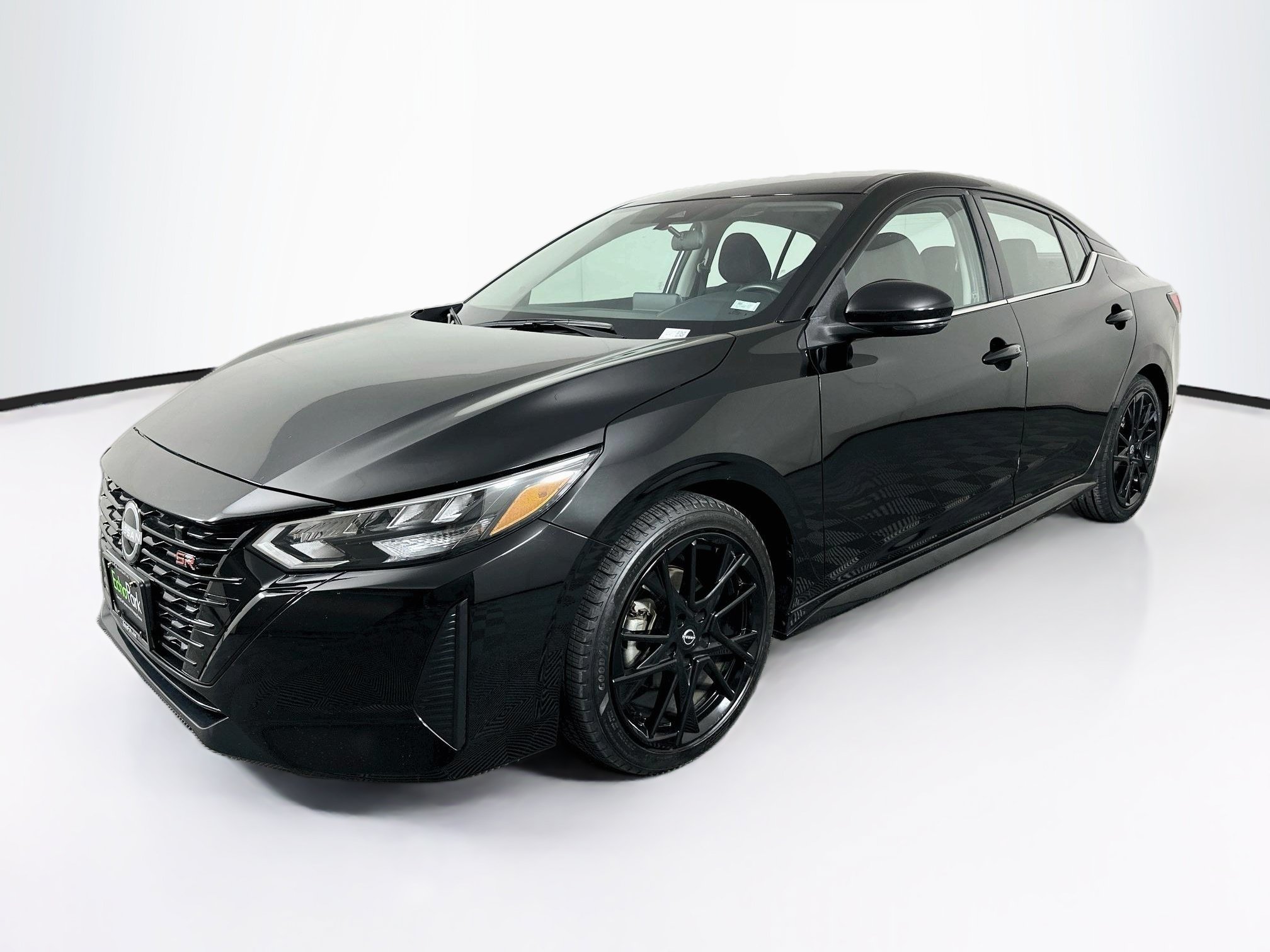 Used 2025 Nissan Sentra SR w/ Midnight Edition FWD image 3