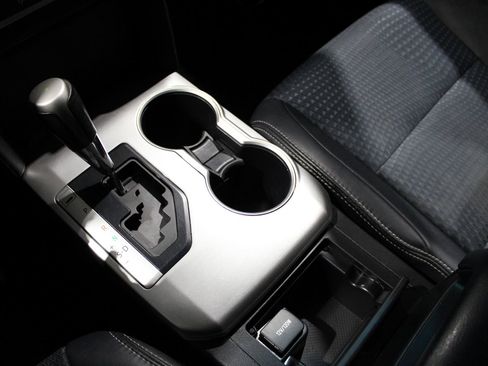 Used 2014 Toyota Camry SE image 35