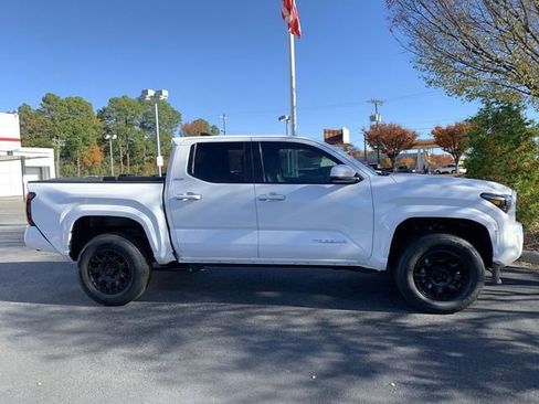 New 2025 Toyota Tacoma SR5 image 9
