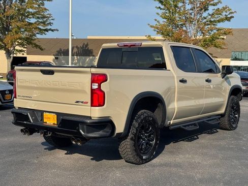 Used 2023 Chevrolet Silverado 1500 ZR2 AWD/4WD image 3