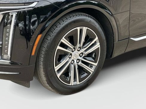 Used 2026 Cadillac Lyriq Luxury AWD/4WD image 29