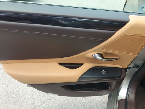 Used 2021 Lexus ES 350 w/ Premium Package FWD image 13
