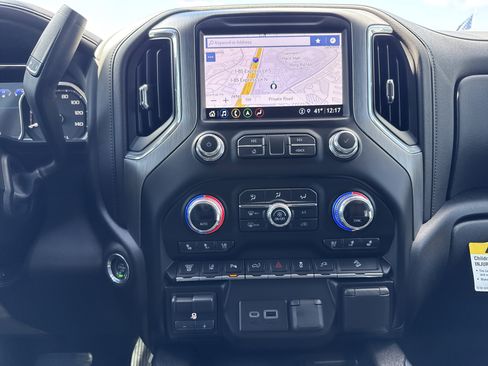 Used 2023 GMC Sierra 2500 Denali image 29