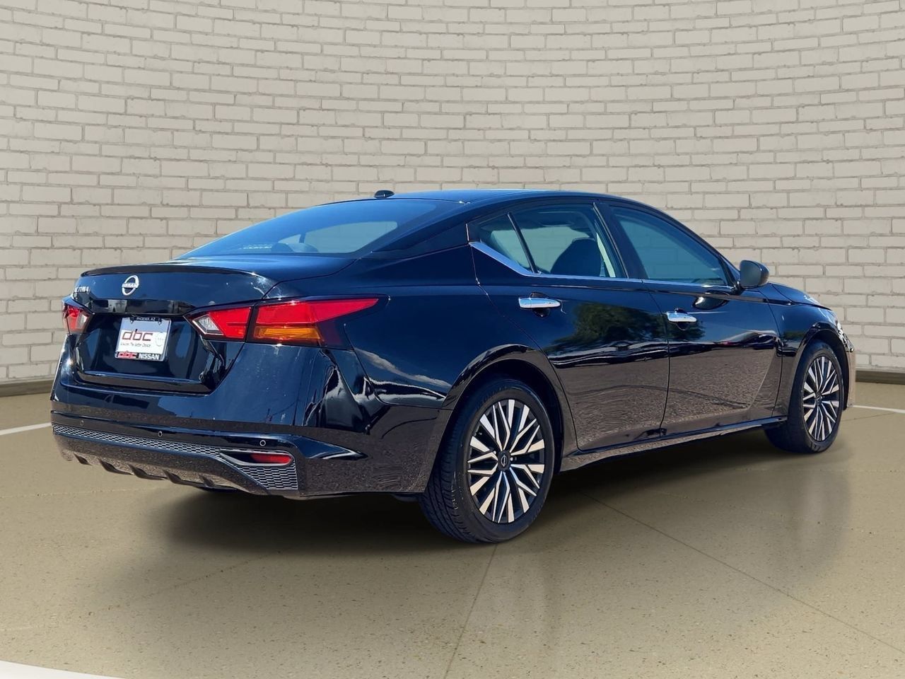 Used 2025 Nissan Altima 2.5 SV FWD image 5