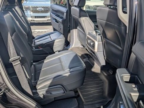 Used 2024 Ford Expedition XLT image 14