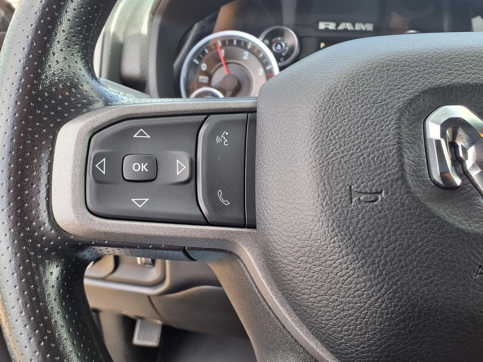 Used 2024 RAM 3500 Tradesman w/ Chrome Appearance Group AWD/4WD image 16