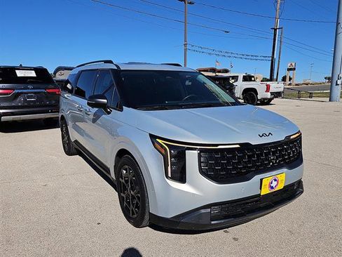 Used 2025 Kia Carnival SX w/ SX Dark Edition Package image 7