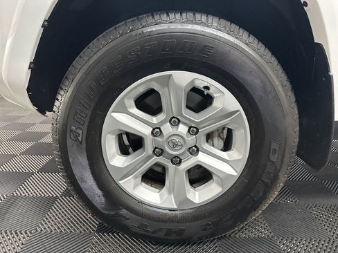 Used 2023 Toyota 4Runner SR5 Premium w/ Moonroof Package AWD/4WD image 41