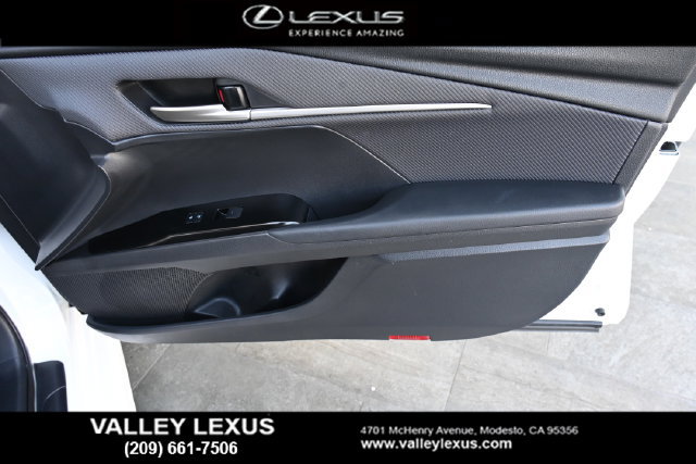 Used 2025 Toyota Camry SE FWD image 18